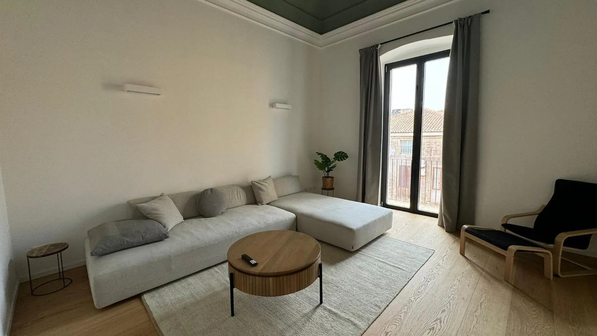 Splendid Apartment - Historic Center Of 카타니아