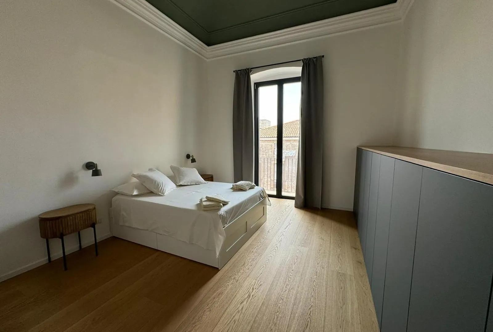 Splendid Apartment - Historic Center Of 카타니아 0*,