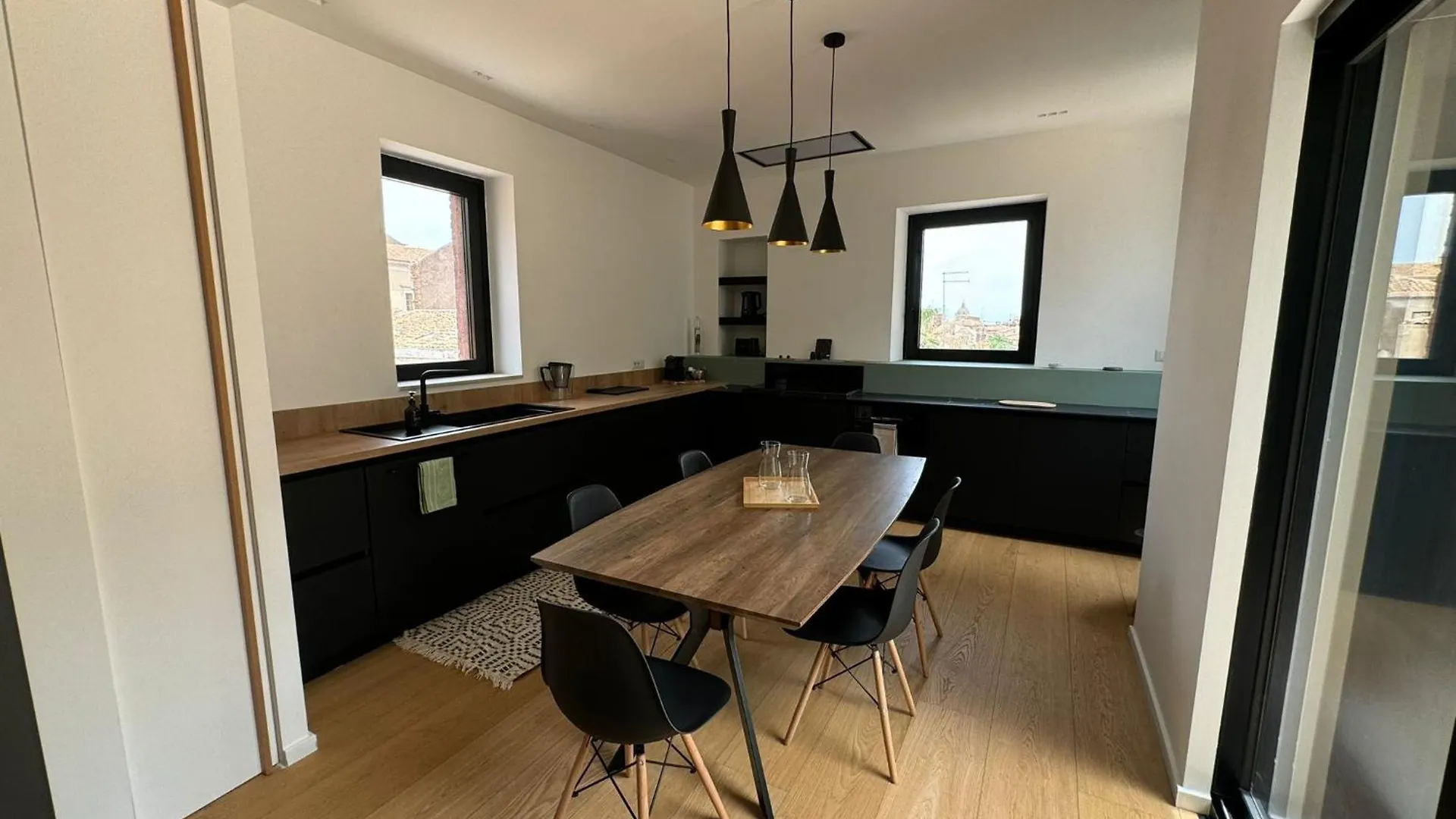 Splendid Apartment - Historic Center Of 카타니아