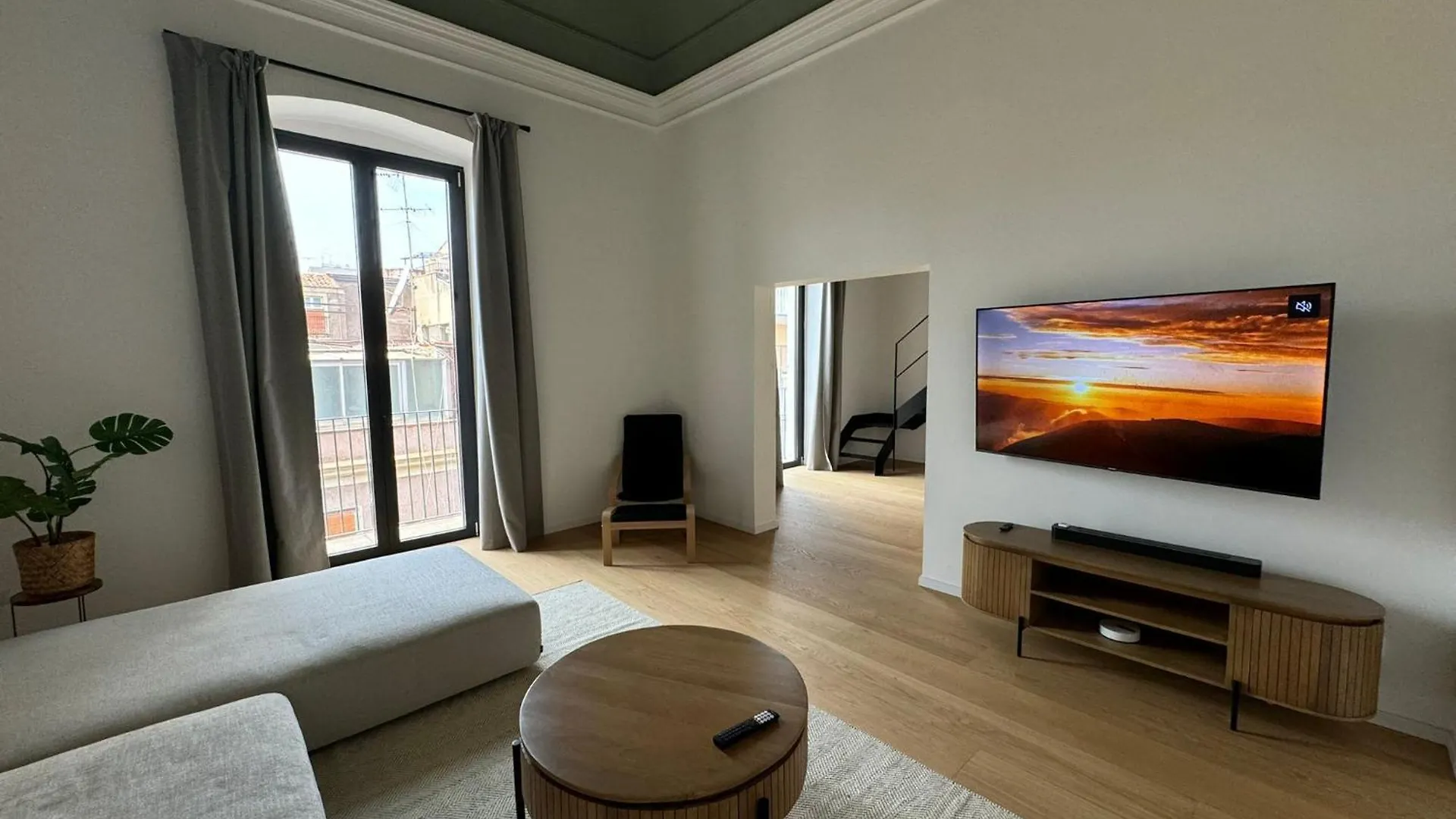 Splendid Apartment - Historic Center Of 카타니아 0*,  이탈리아